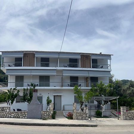 Sunshine Apartments And Rooms Никиана Екстериор снимка