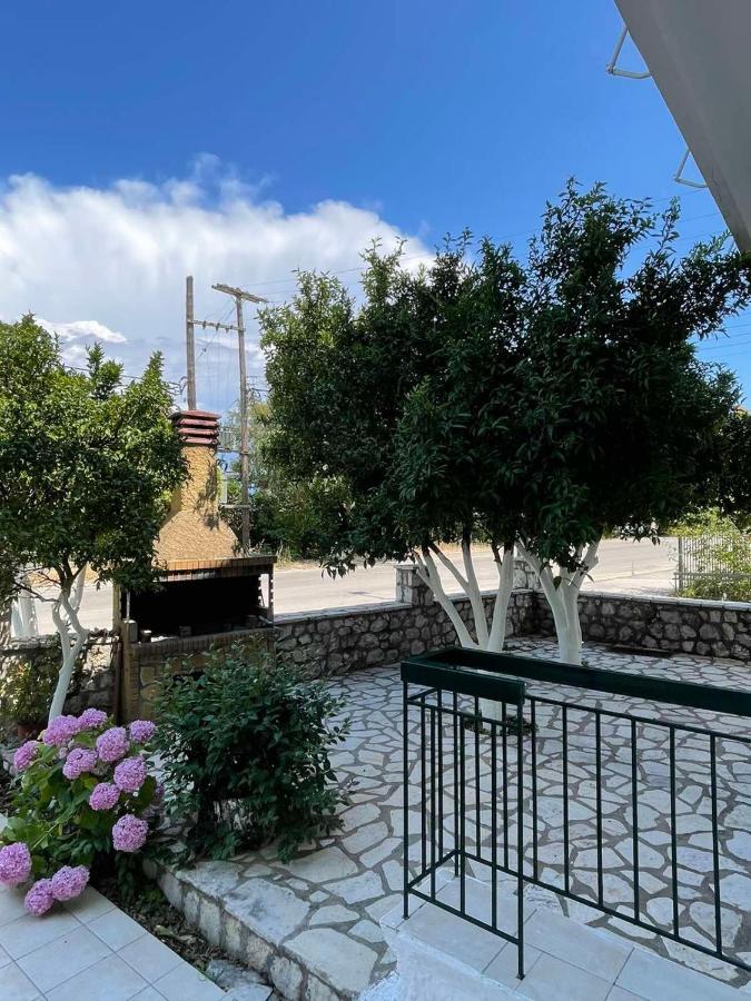 Sunshine Apartments And Rooms Никиана Екстериор снимка