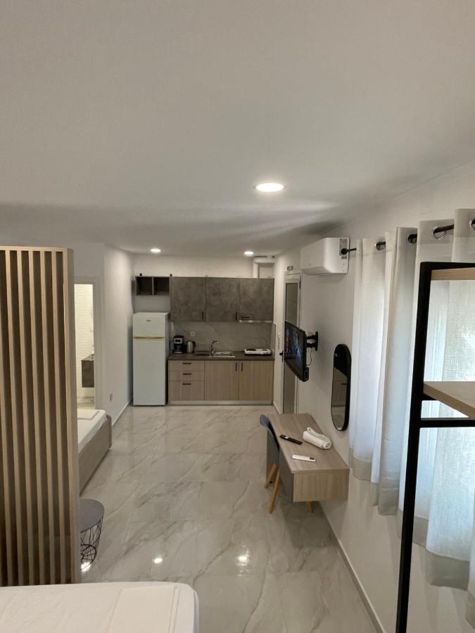 Sunshine Apartments And Rooms Никиана Екстериор снимка